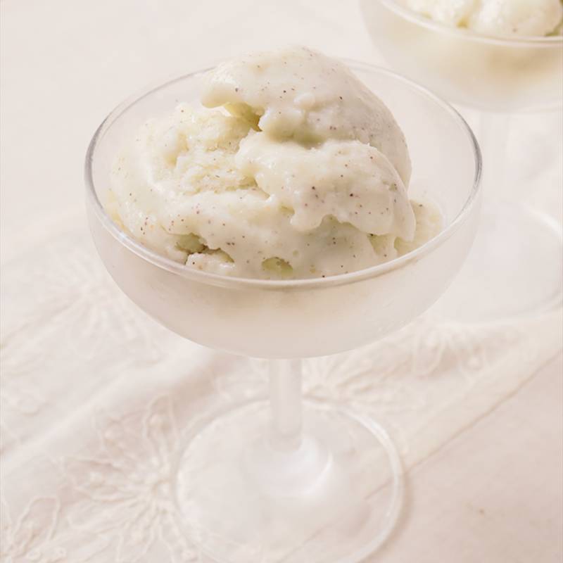 ブラックベリーとアップルのフローズンヨーグルトケーキのレシピ