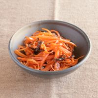 にんじんのごま塩昆布和え