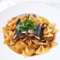 ファルファッレで秋刀魚のペペロンチーノ