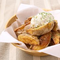 カリッとポテトフライ いぶりがっこサワークリームのせ