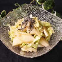 シャクっと歯応え!白菜と梨のピリ辛サラダ