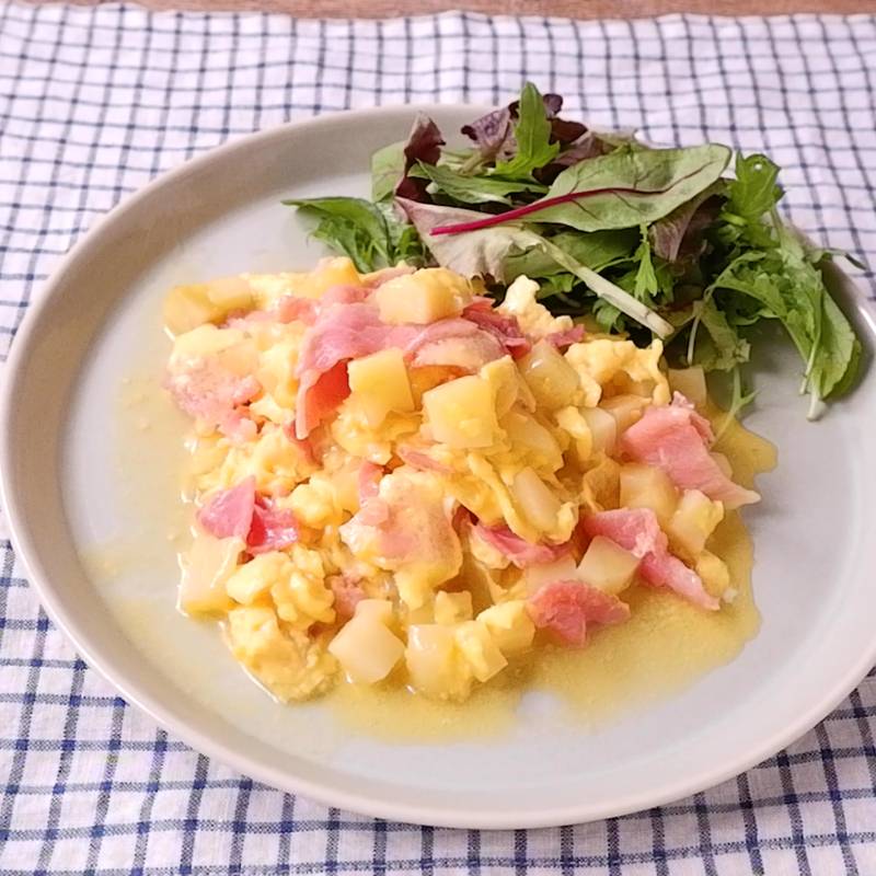 じゃがいもと生ハムのスクランブルエッグ 作り方・レシピ クラシル