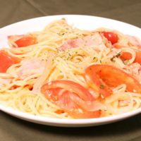 トマトとベーコンのスパゲティ