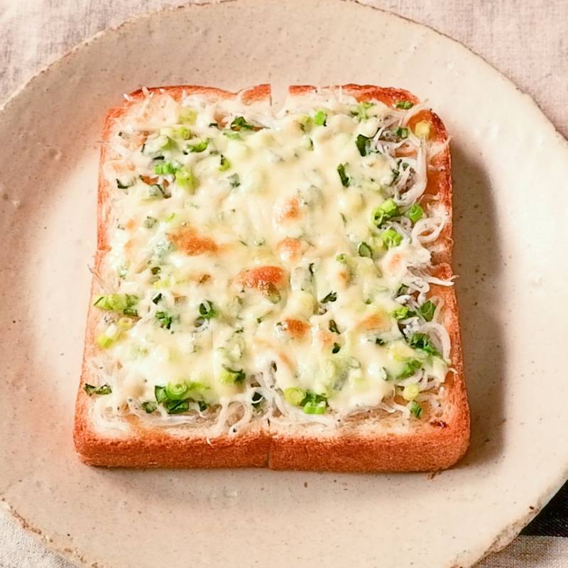 しらすとねぎの和風ピザトースト 作り方・レシピ | クラシル