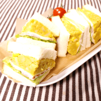お弁当にも!カレー風味のポテサラサンドイッチ