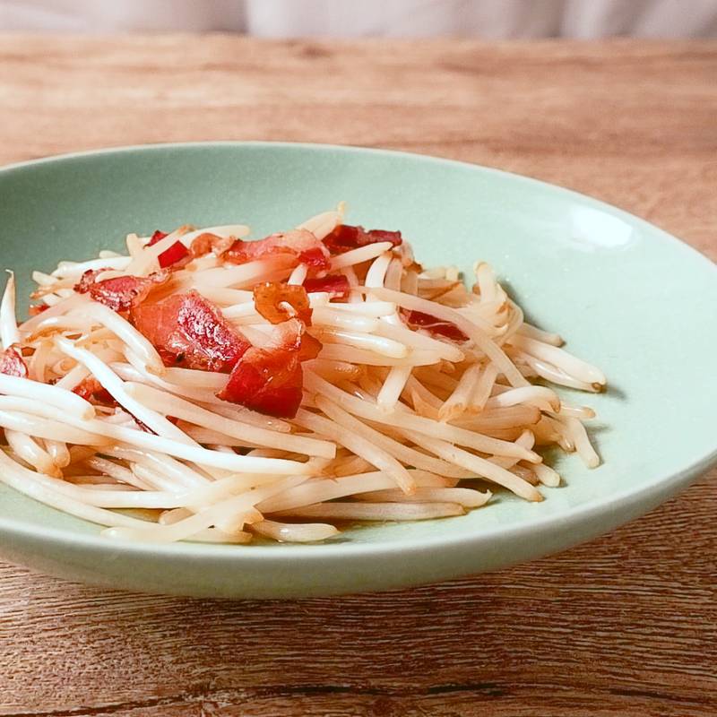 もやしページ もやしベーコン炒め by ぽんちゃん☺️ 【クックパッド】 簡単