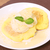 ふわっふわ!幸せスフレパンケーキ〜きな粉クリーム添え〜