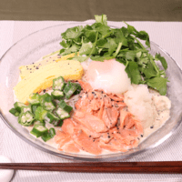 暑い日はさっぱりと!パクチー香る豆乳ごまだれそうめん