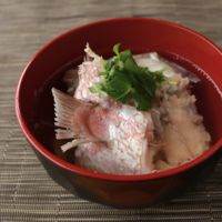 旨味たっぷり鯛のあら汁