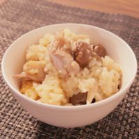 炊飯器で しめじと栗のおこわ